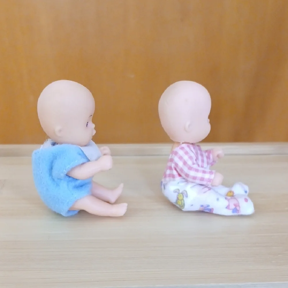 2 VTG Simbu Mini Jointed Baby Dolls with Walker
